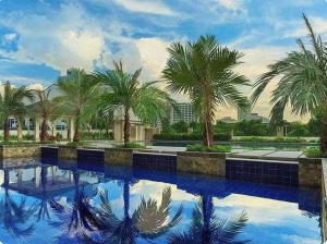 Family Rooms with View