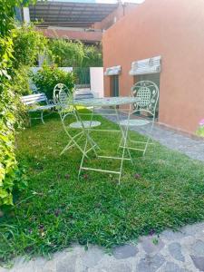 Il Nido di Malfa - in the square in Malfa