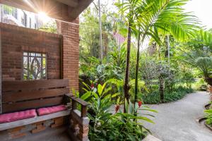 Yaang Come Village Hotel