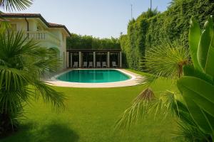 Villa Forte Dei Marmi, Pool & Garden