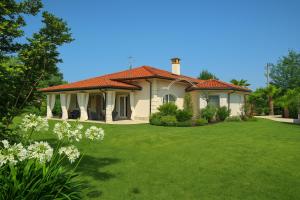 Villa Forte Dei Marmi, Pool & Garden