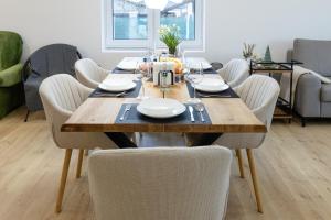 Amavi Homes With Garden