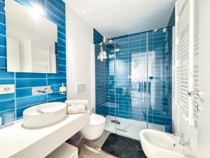 222 Seafront Apartment with Beach Access in Baja Sardinia - by Coral Property