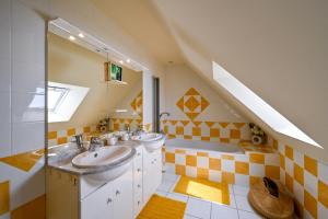 Maisons de vacances La Maison d-Herbignac - Grand Jardin : photos des chambres