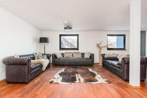 Luxury chalet with panoramic views, sauna, hot tub & cinema