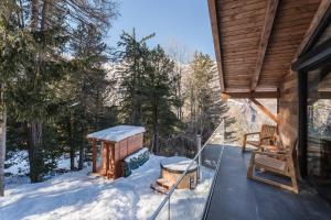 Luxury chalet with panoramic views, sauna, hot tub & cinema