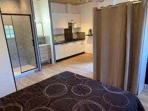 B&B / Chambres d'hotes Gite NATURISTE Le Jardin Des Hirondelles : photos des chambres