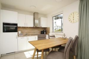 Rex Rugia FeWo15-3 mit Schwimmbad und Saunanutzung im AHOI-Erlebnisbad Sellin