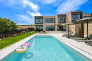 Villa Vellora by Istrialux