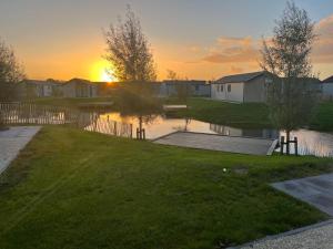 De IJssel Eilanden Chalet Steghouse mit Zaun Nr 546