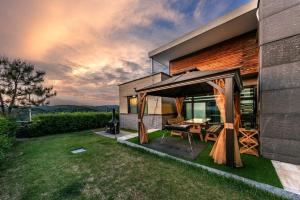 Yeoncheon Healing With Dog