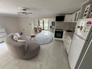 PEARL MANSİON-Cunda island , Large garden with sea views