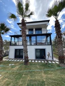 PEARL MANSİON-Cunda island , Large garden with sea views