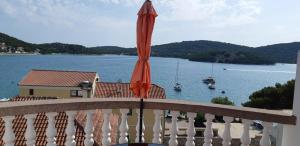 Apartments Perina Tisno
