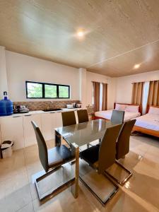 Cozy Family Studio - Ronaldos Inn Twinex Suite