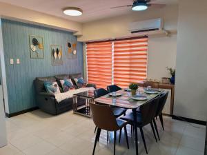 Family Rooms with View