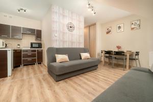 Jasne i Przytulne Apartamenty Sun Seasons 24 w Karpaczu z Parkingiem i Balkonem by Noclegi Renters