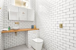 Central Location 2 Bed house in sydney balmain