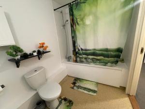 Luxurious Bedroom in One Bed apartment