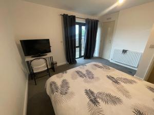 Luxurious Bedroom in One Bed apartment