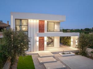 The White Luxury Villa - Private Seaview Villa with Pool by Villa Mana Gers