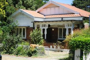 Entire 3 bedroom guest suite in Burwood