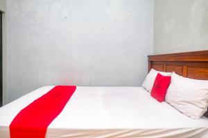 RedDoorz @ Jalan Kedawung