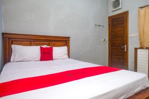 RedDoorz @ Jalan Kedawung