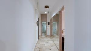 Modern, Renovated Apartment in Nikaia