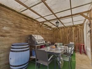 Maisons de vacances Maison pour 2 adultes et 2 enfants avec jardin : photos des chambres