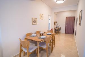 Mets-Athenian Horizon Escape