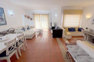 Villa Dantas by amcf