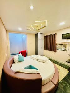 Hotel Elite Stay - Nilanjali Society, Kalyani Nagar, Pune