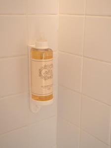 Cozy 1BR, Private Terrace & Pool – Estrela | By Airnest