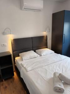 Beachfront House Ivana with Pool - renovated 2025