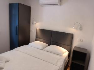 Beachfront House Ivana with Pool - renovated 2025