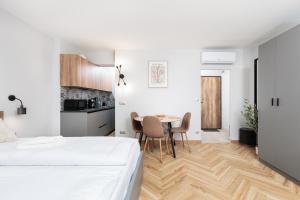 Monika Apartments by Upstairs