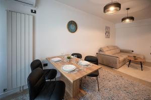 Christian Apartment in Odyssey Spa & Pool-parking