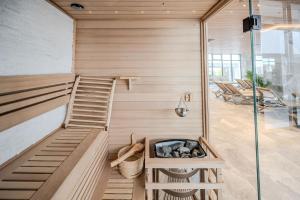 Christian Apartment in Odyssey Spa & Pool-parking