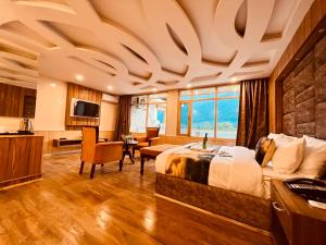 Hill River Resort - Central Heated & Air Cooled - Near Mall Road , Best Property of Manali 2024- 2025