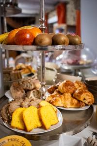 Manoir La Meffrais 1741- Parking Privé sur Place - B&B Élégant à 3 min de Dinan