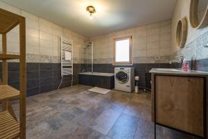 Appartements Renovated apartment with terrace for 14 people : photos des chambres