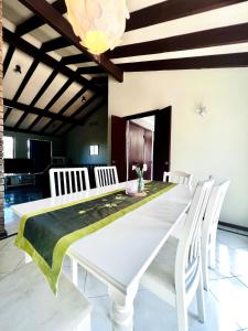 20 OFF Affortable Long Stay 4 Queen Bed House Near Uni City Swan River