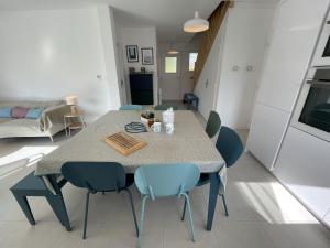 Maison moderne pour 8 pers., proche plage, Arzon, au calme, avec WiFi - FR-1-775-28