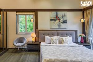 StayVistas The Tavern At Canary Farms - Mountain-View Luxury Mansion with Infinity Pool & Games Zone