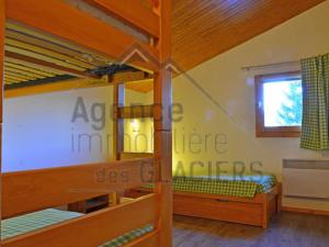 Duplex rénové 8 pers. à 120m des pistes avec parking, balcon, vue montagne, 3 chambres - FR-1-329-95