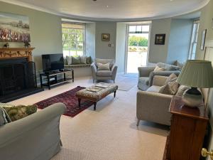 Underwood House Garden Flat