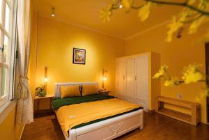 Villa Nhà có hai cây Tùng