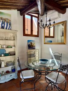 Appartements Coeur de Cassis - 200 m du port et plage - Parking prive : photos des chambres