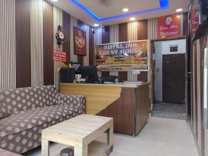Royal Inn -01 Minute Walk in Nizamuddin Railway Station
